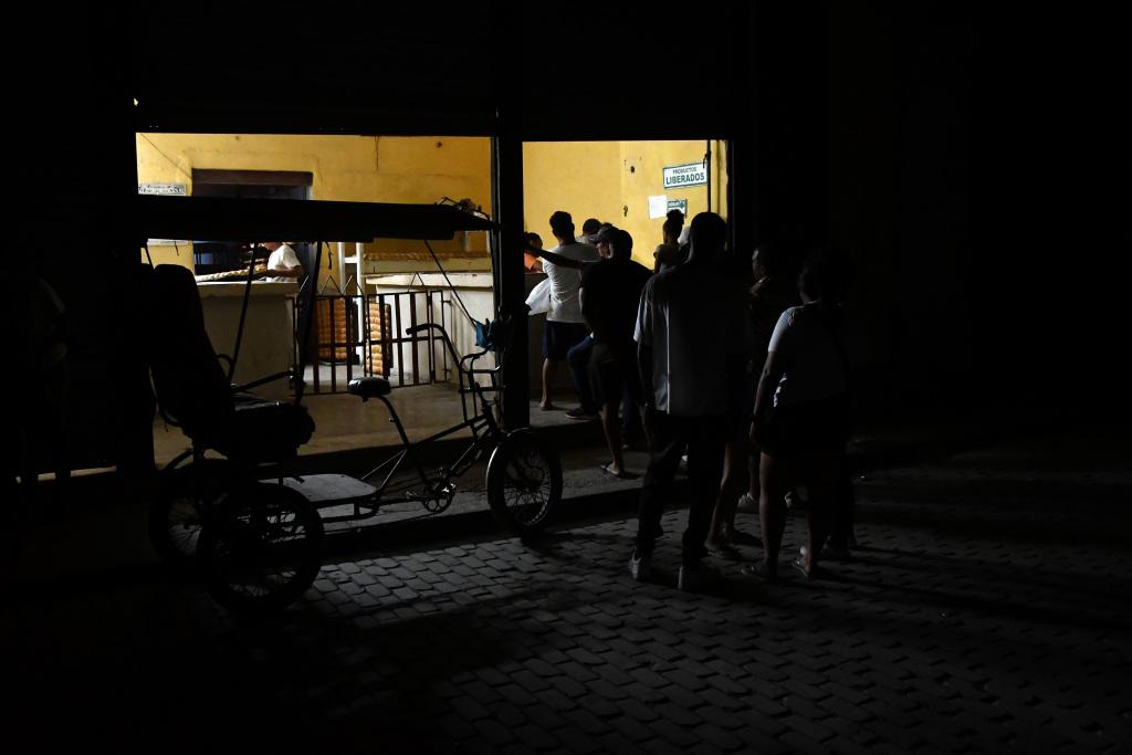  古巴电力系统全面崩溃，居民生活陷入混乱；光伏设备需求激增，中国货源迅速售罄。 新闻 古巴电力系统全面崩溃，居民生活陷入混乱；光伏设备需求激增，中国货源迅速售罄。 新闻 古巴电力系统全面崩溃，居民生活陷入混乱；光伏设备需求激增，中国货源迅速售罄。 新闻