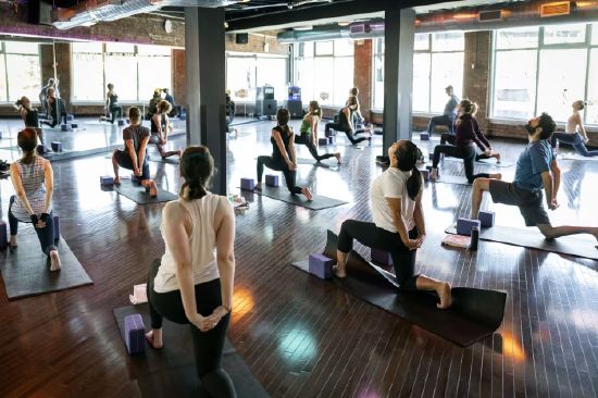 零售空间格局重塑：服务经济时代的商业演进