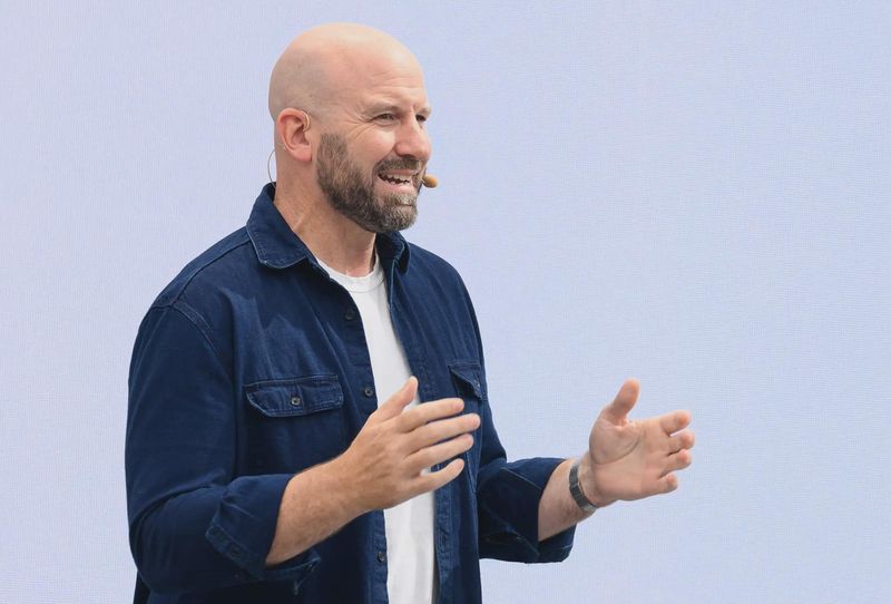  科技巨头的隐秘逻辑：Meta裁员背后的财富分配真相 IT技术 科技巨头的隐秘逻辑：Meta裁员背后的财富分配真相 IT技术