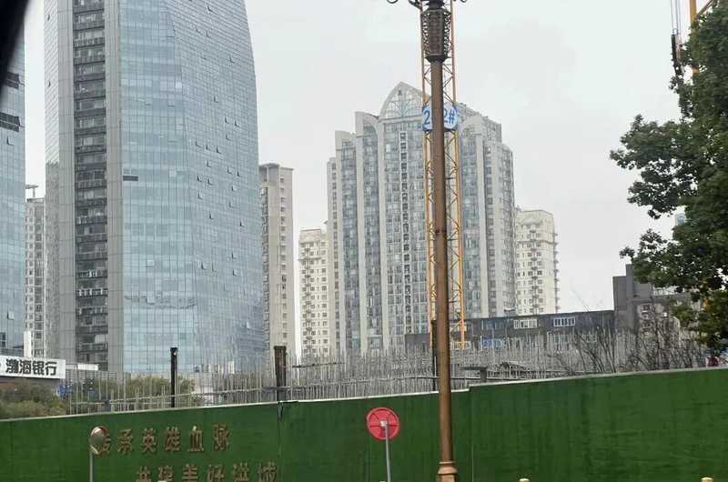 面对城市变迁的焦虑:如何理解地标更新带来的生活质感 情感心理 面对城市变迁的焦虑:如何理解地标更新带来的生活质感 情感心理