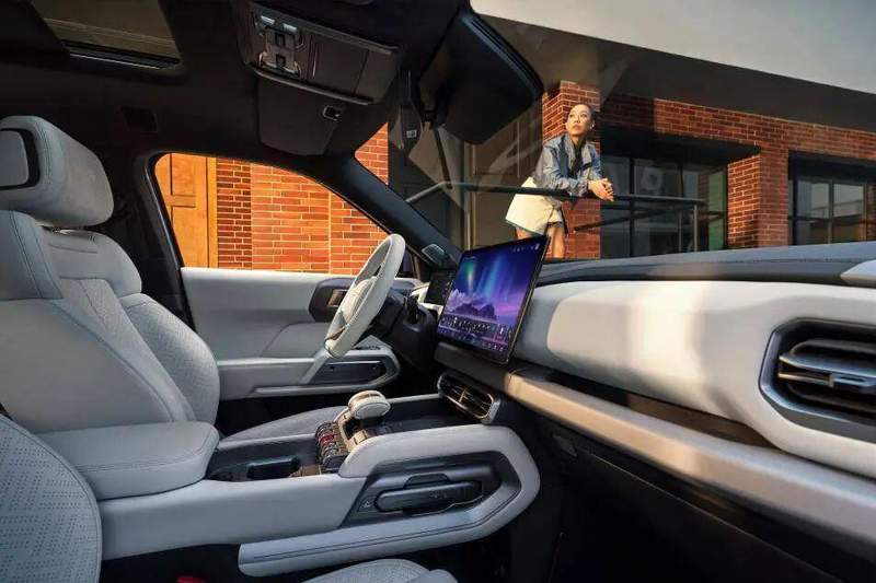 硬派纯电的技术破局:比亚迪刀片电池+闪充如何重塑15万级SUV价值标准 汽车科技