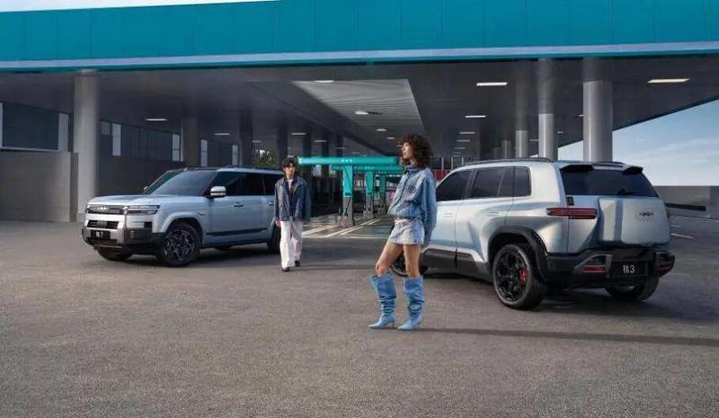 硬派纯电的技术破局:比亚迪刀片电池+闪充如何重塑15万级SUV价值标准 汽车科技