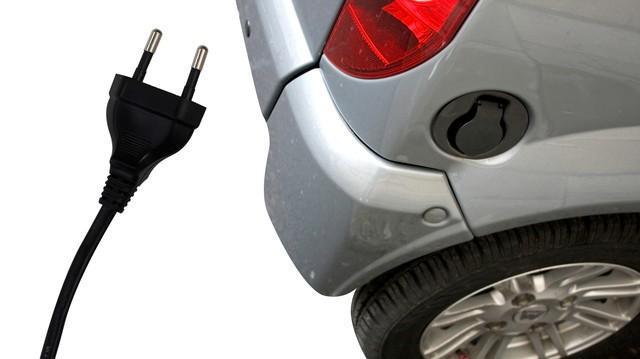  技术视角深度剖析：2026年燃油车用户群体的真实画像与理性抉择 汽车科技