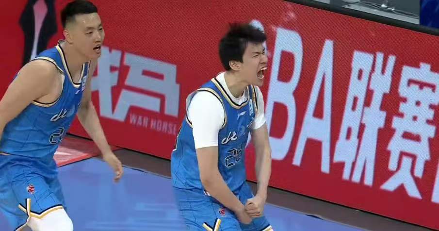  深度复盘：北京队险胜广州背后的战术博弈与用人玄机 体育新闻