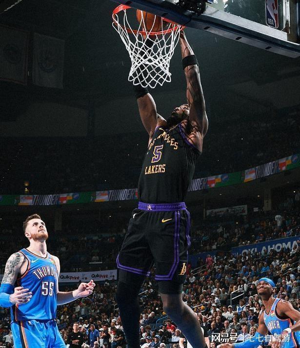  【战术复盘】雷霆攻防体系如何肢解湖人？深度拆解43分惨案的三大技术根源 体育新闻