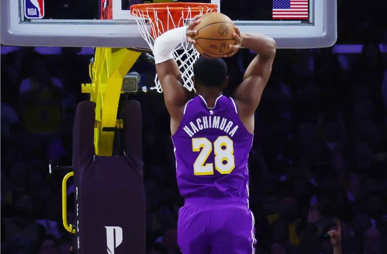  那个在湖人找不到位置的年轻人，其实从未放弃过证明自己 体育新闻