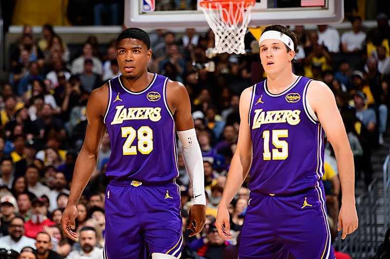  那个在湖人找不到位置的年轻人，其实从未放弃过证明自己 体育新闻