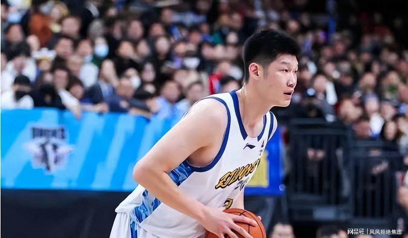  【技术拆解】广厦进攻困局深度剖析：胡金秋爆发背后的战术逻辑与顶薪困局 体育新闻