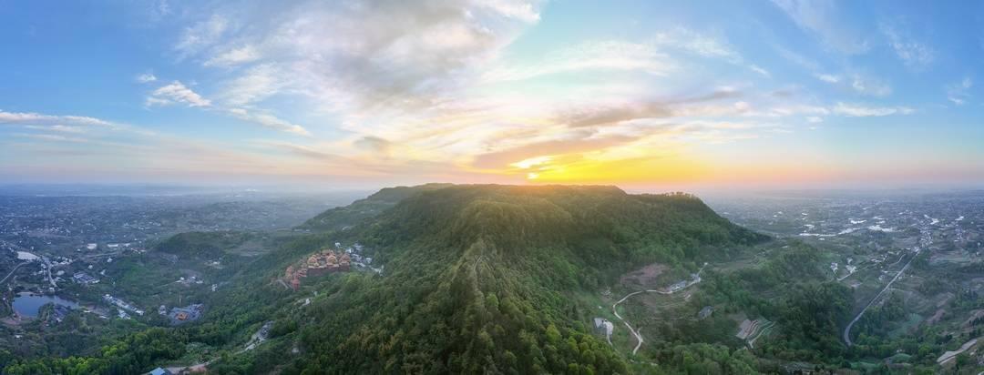  【地理奇观】方山：从丹霞地貌到330岁桢楠群落，一座被长江铭记的「活体标本」 文化旅游